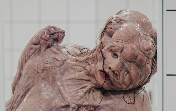 review-film-the-substance-demi-moore-body-horror-terbaik